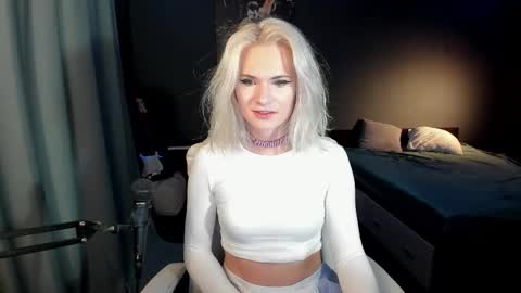 Milena online show from February 11, 2025, 1:20 am