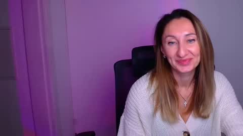 Milena online show from December 16, 2025, 8:19 am