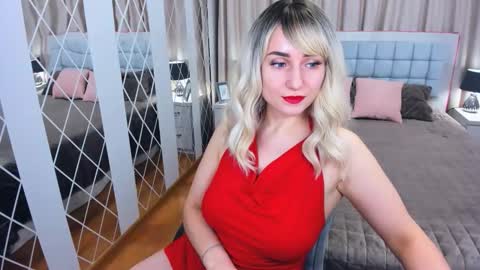 MilenaDaisy online show from February 13, 2026, 9:27 am