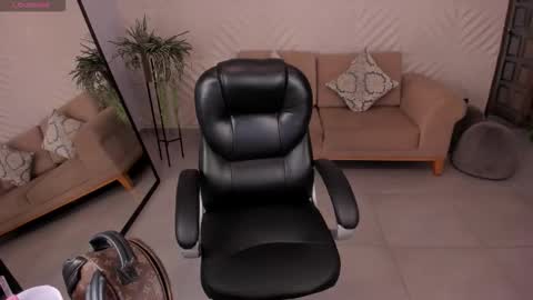 Miley Cruz  IG miley model23 online show from November 25, 2025, 7:25 pm