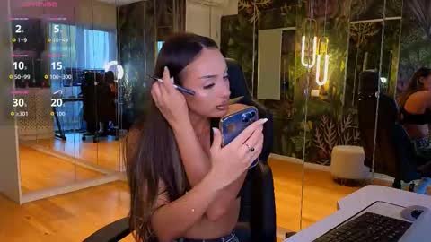 Miley Sin online show from December 4, 2025, 2:04 pm