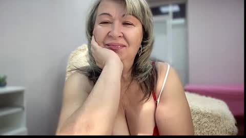 Snapshot of milf_charlotty chatting on December 2, 2025, 4:07 am Charlotte online show from December 2, 2025, 4:07 am