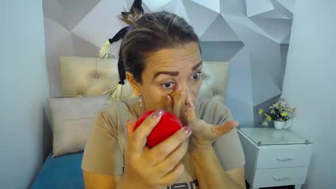 Snapshot of milf_hugeboobs chatting on October 30, 2025, 11:00 am milf_hugeboobs online show from October 30, 2025, 11:00 am