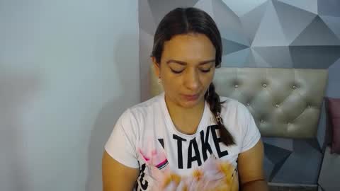 Snapshot of milf_hugeboobs chatting on December 3, 2025, 10:57 am milf_hugeboobs online show from December 3, 2025, 10:57 am