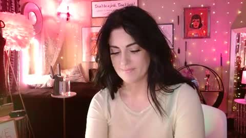 Snapshot of milf_lacey chatting on July 15, 2026, 9:42 pm Milf Lacey online show from July 15, 2026, 9:42 pm