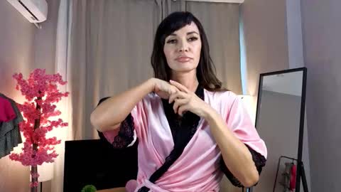 Filicia online show from October 10, 2025, 7:18 am