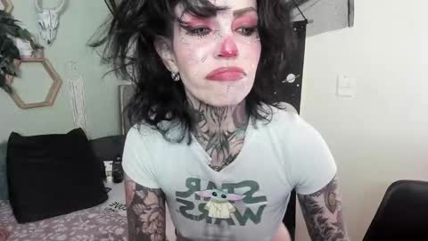 Isabella online show from December 16, 2025, 1:38 pm