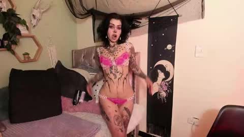 Isabella online show from February 10, 2026, 1:48 pm