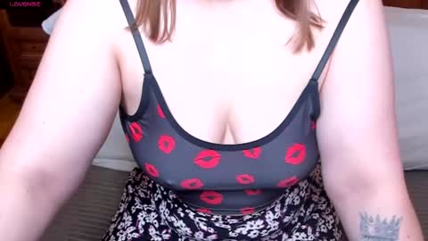 Snapshot of milfdeaa chatting on February 24, 2026, 6:11 am Dea online show from February 24, 2026, 6:11 am