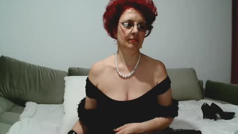 Snapshot of milffsupreme chatting on February 27, 2025, 9:04 pm Milfsupreme online show from February 27, 2025, 9:04 pm