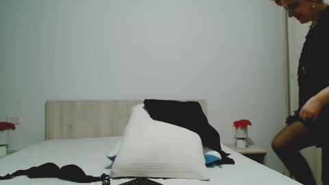 Snapshot of milffsupreme chatting on March 5, 2025, 3:51 pm Milfsupreme online show from March 5, 2025, 3:51 pm