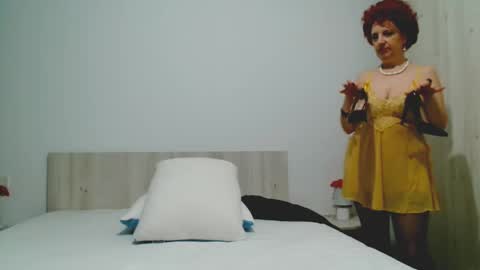 Snapshot of milffsupreme chatting on March 11, 2025, 3:34 pm Milfsupreme online show from March 11, 2025, 3:34 pm