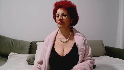 Milfsupreme online show from February 25, 2026, 9:24 pm