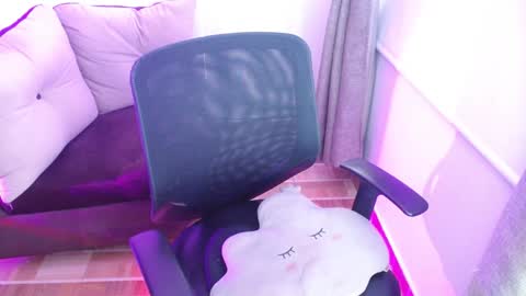 Snapshot of milfrosalie chatting on February 2, 2025, 3:49 pm Rosalie  online show from February 2, 2025, 3:49 pm