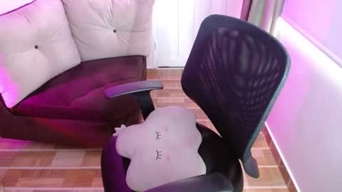 Snapshot of milfrosalie chatting on February 20, 2025, 6:46 pm Rosalie  online show from February 20, 2025, 6:46 pm
