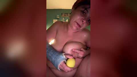 milfy1900s online show from April 12, 2026, 6:07 am