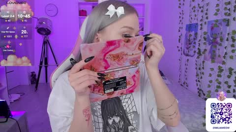 Milia online show from December 22, 2024, 11:20 pm