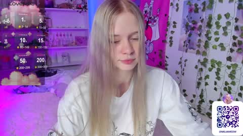 Milia online show from January 29, 2025, 9:39 pm