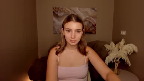 milinafox online show from September 9, 2025, 3:06 am