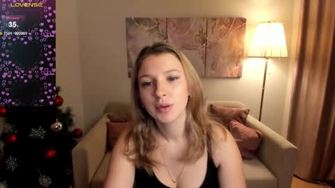 Snapshot of milinafox chatting on January 8, 2026, 10:45 pm milinafox online show from January 8, 2026, 10:45 pm