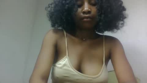 Snapshot of milinasy chatting on February 6, 2026, 6:11 pm milinasy online show from February 6, 2026, 6:11 pm