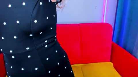 milkablond online show from March 20, 2026, 2:05 am