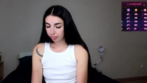 milkiss_kiss online show from June 18, 2026, 9:14 am