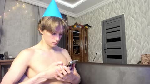 Isaac online show from March 16, 2026, 11:42 pm