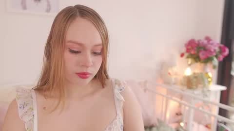 milky_0 online show from April 13, 2026, 5:29 pm