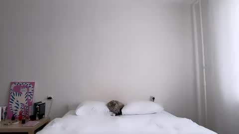 milky__way_ online show from April 15, 2026, 1:18 pm