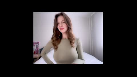 milky__way_ online show from May 28, 2026, 12:24 pm