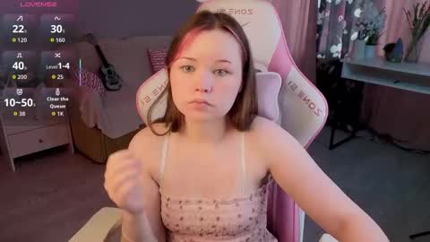 Snapshot of milky_basement chatting on October 4, 2025, 7:39 am milky_basement online show from October 4, 2025, 7:39 am