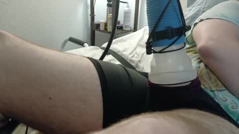 milky_fish online show from April 12, 2026, 5:23 am