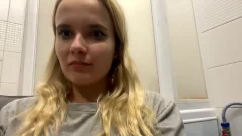 Snapshot of milkybaby269137 chatting on December 27, 2024, 7:40 am milkybaby269137 online show from December 27, 2024, 7:40 am