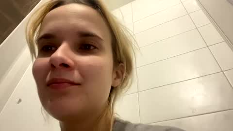 Snapshot of milkybaby269137 chatting on December 28, 2024, 3:59 pm milkybaby269137 online show from December 28, 2024, 3:59 pm