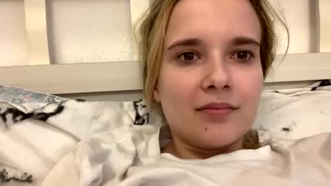 Snapshot of milkybaby269137 chatting on February 9, 2025, 2:18 pm milkybaby269137 online show from February 9, 2025, 2:18 pm