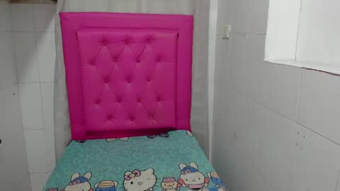 milkyway_18 online show from April 26, 2026, 2:04 pm