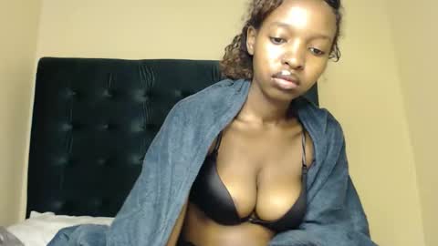 Snapshot of milla_armani chatting on March 3, 2026, 9:37 am milla_armani online show from March 3, 2026, 9:37 am