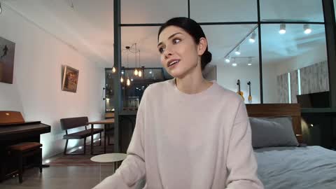 milla bella online show from March 10, 2026, 7:41 pm