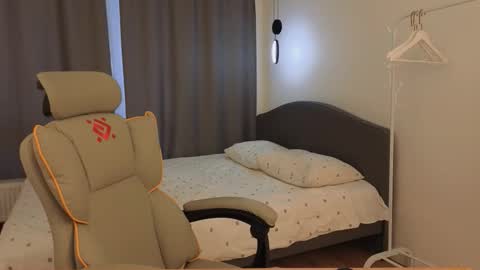 Eva online show from March 15, 2026, 4:40 am