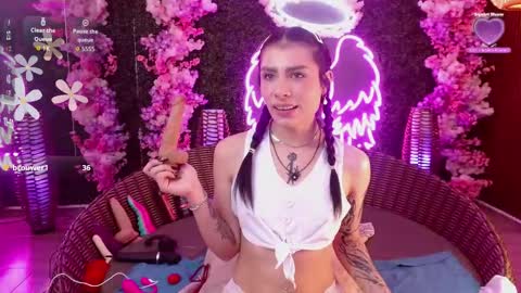 MILLA online show from October 17, 2025, 1:46 pm