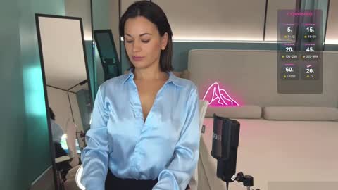 Mila online show from January 23, 2025, 10:44 pm