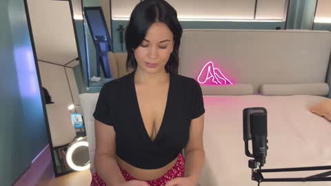 Mila online show from February 27, 2025, 7:15 pm