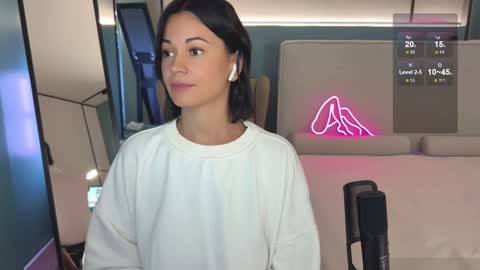 Mila online show from February 27, 2025, 10:20 pm