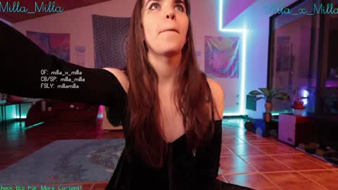 milla_milla online show from January 6, 2025, 8:24 am