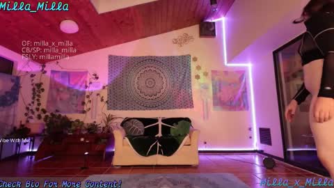 milla_milla online show from February 20, 2026, 5:15 am