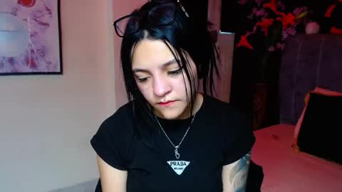 Violeta online show from November 27, 2025, 3:25 pm