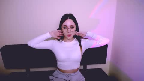 Milla online show from November 25, 2025, 8:36 am