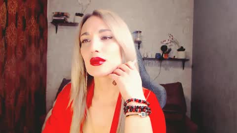 MillaXQueen online show from February 21, 2025, 11:44 am