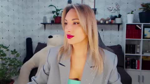 MillaXQueen online show from February 4, 2026, 4:13 pm